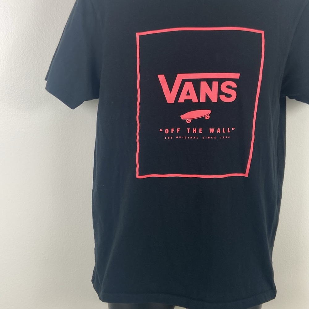 ✨3/$25✨ Vans Slim Fit Pink and Black Graphic Tee - M - Picture 4 of 8